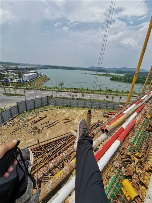 黄山市作业中发生设备损坏或人员意外，责任怎么划分？