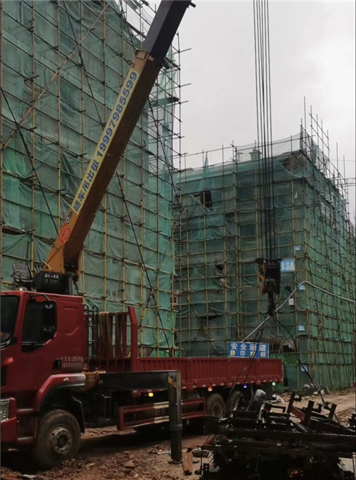 黄山市“慢工细活”—— 吊车的 “微动控制” 技术