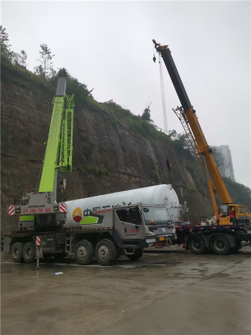 黄山市“不怕风雨冻”—— 吊车的 “恶劣环境适应” 技术